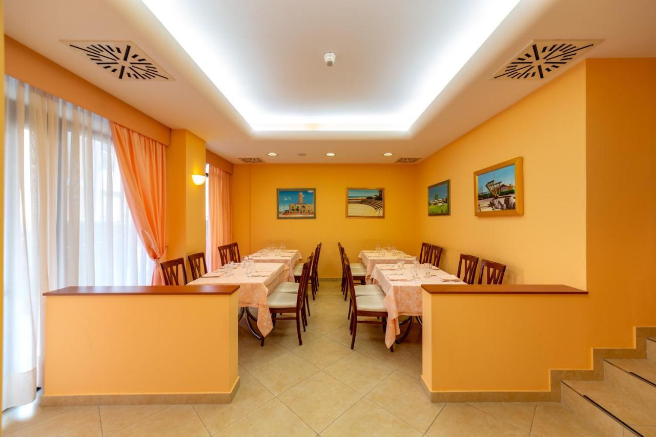 Hotel Corallo Fano Ngoại thất bức ảnh